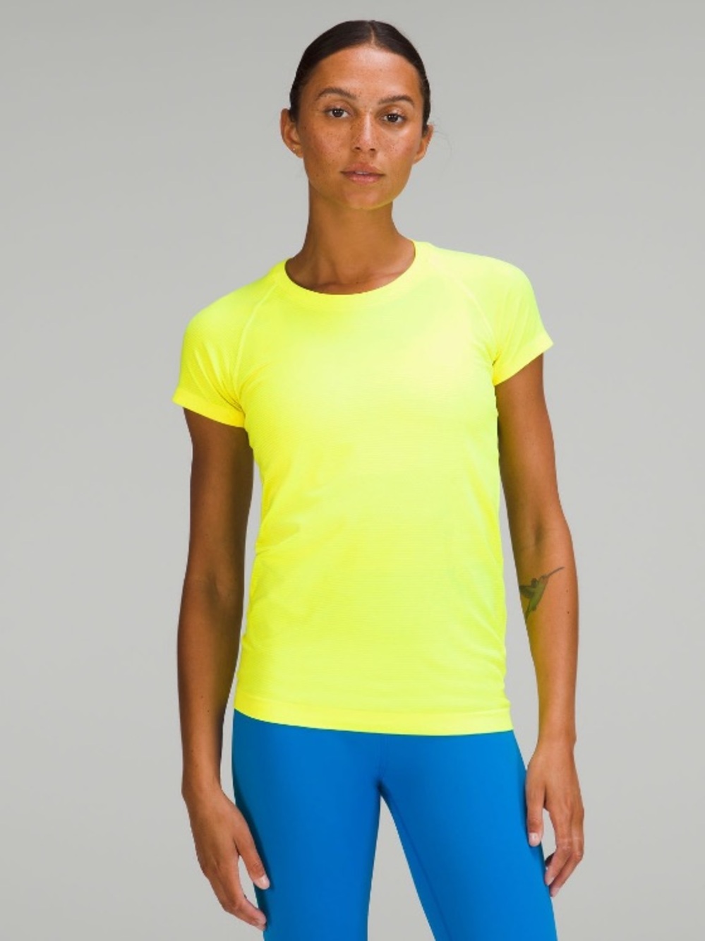 Lululemon Swiftly Tech Short Sleeve Shirt 2.0 in Highlight Yellow size 8